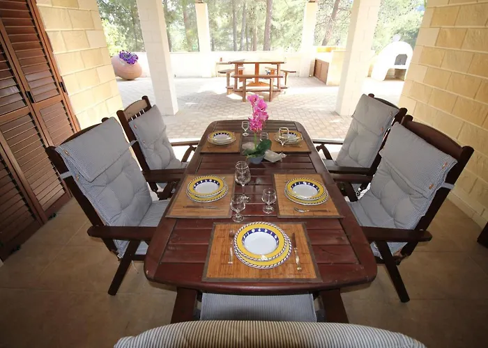 House Of Roses * Lemesos