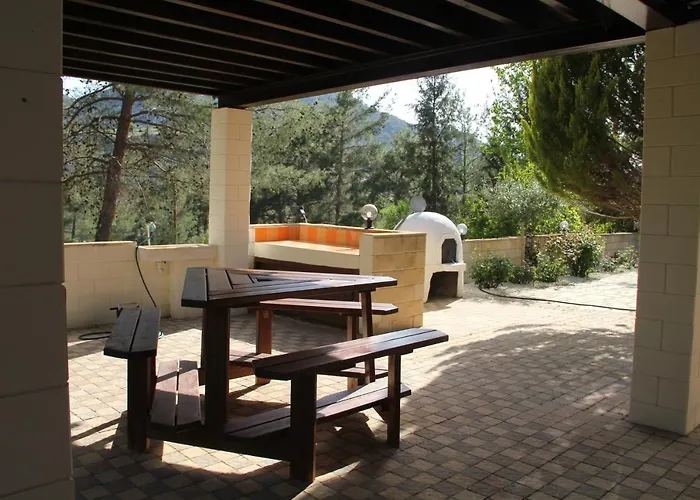 House Of Roses リマソール